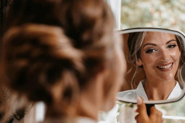 How to Choose Your Dream Wedding Hairstyle Based on Your Face Shape
