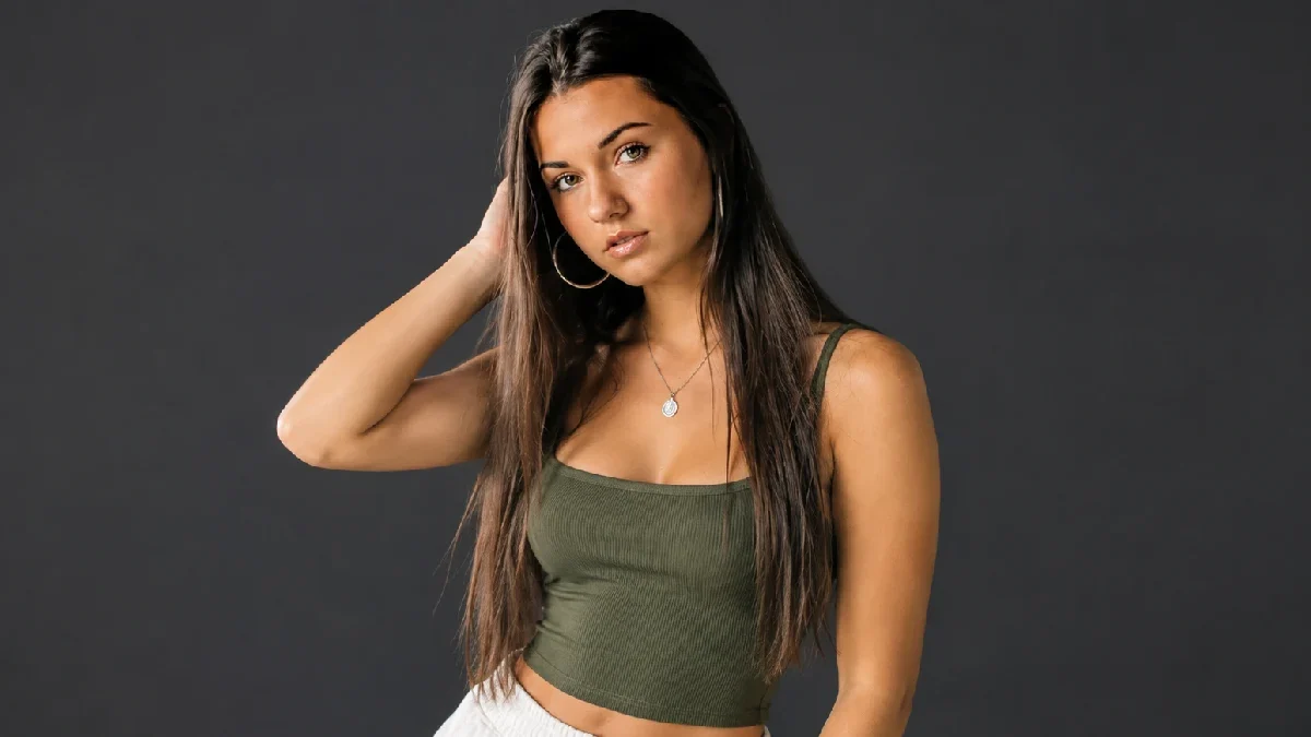 Who is Jessica Baio? Her age, husband Sam Jose, wedding, songs, 2026 tour, and latest pregnancy announcement